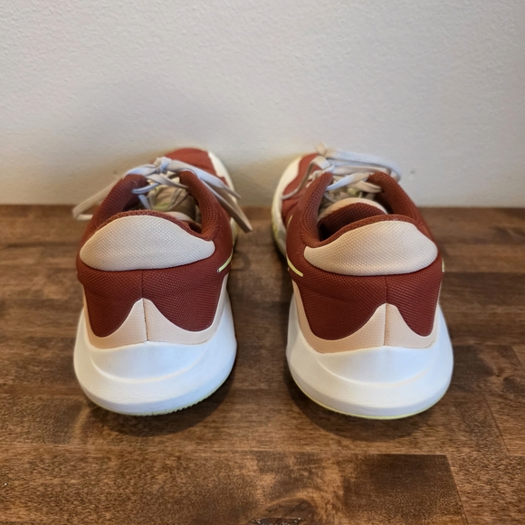 Nike Precision 6 Women's Basketball Shoes - Picture 4 of 8